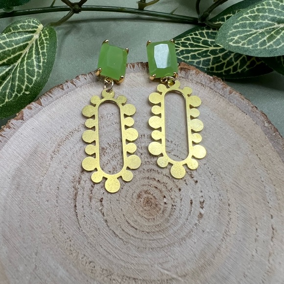 Delicate Flirty Art Deco Brass Earrings - Floral Elegant Drop Earrings - Picture 1 of 17